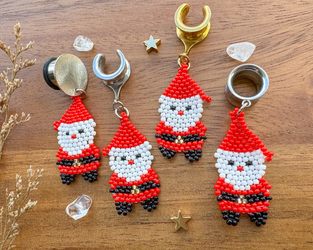 Beaded Christmas Santas