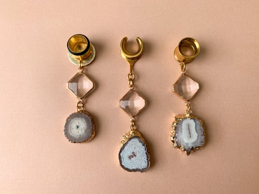 Gold Plated Agate Slice With Glass Diamond-Shaped Pendant