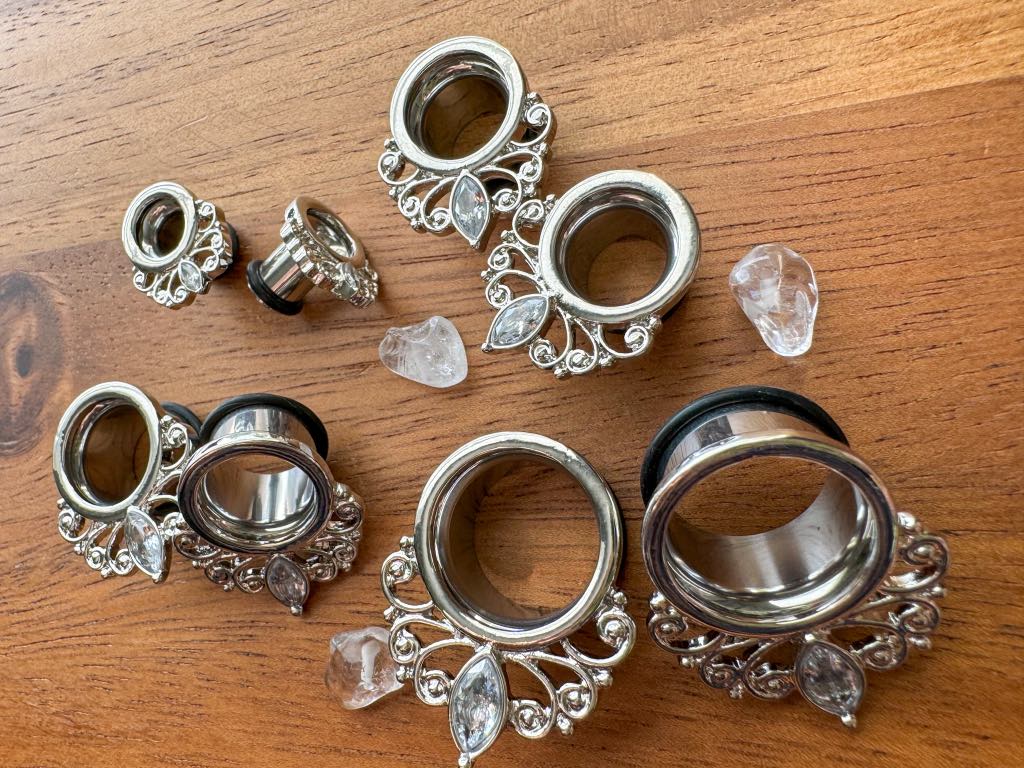 Silver Filigree Gemstone Tunnels